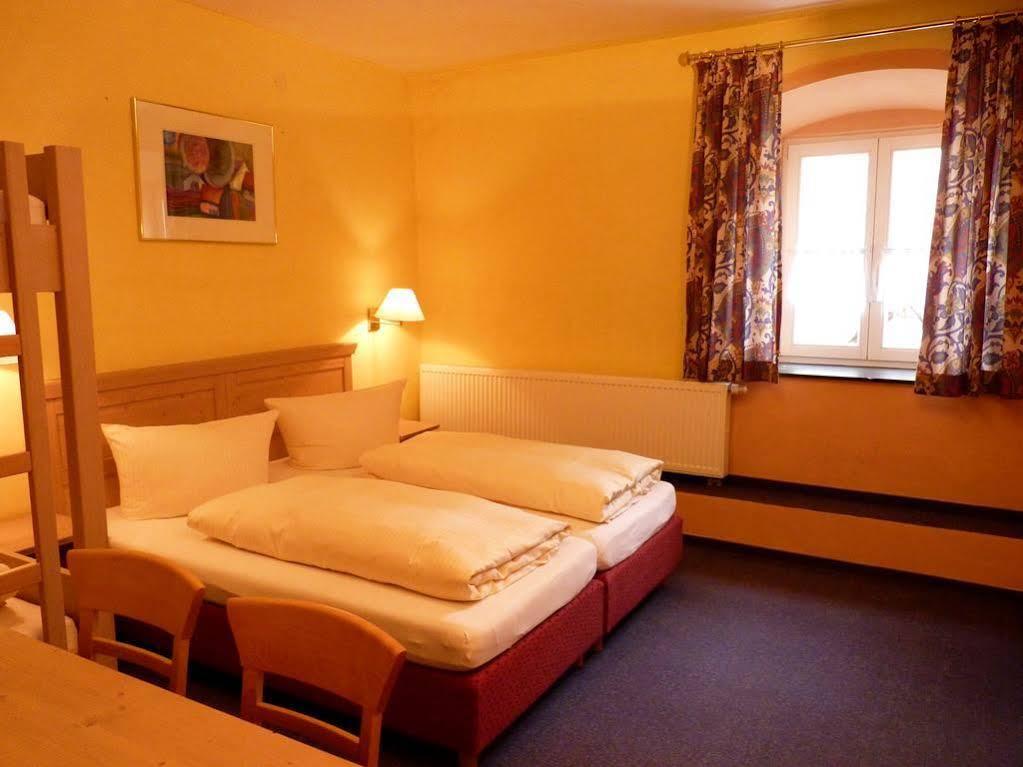 Gasthaus Zum Schlosswirt Dietfurt Buitenkant foto